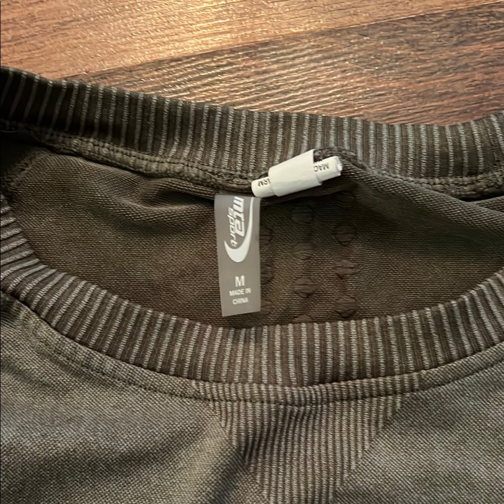 MTA Sport Green Muscle Tee for Active Comfort - Picture 3 of 3